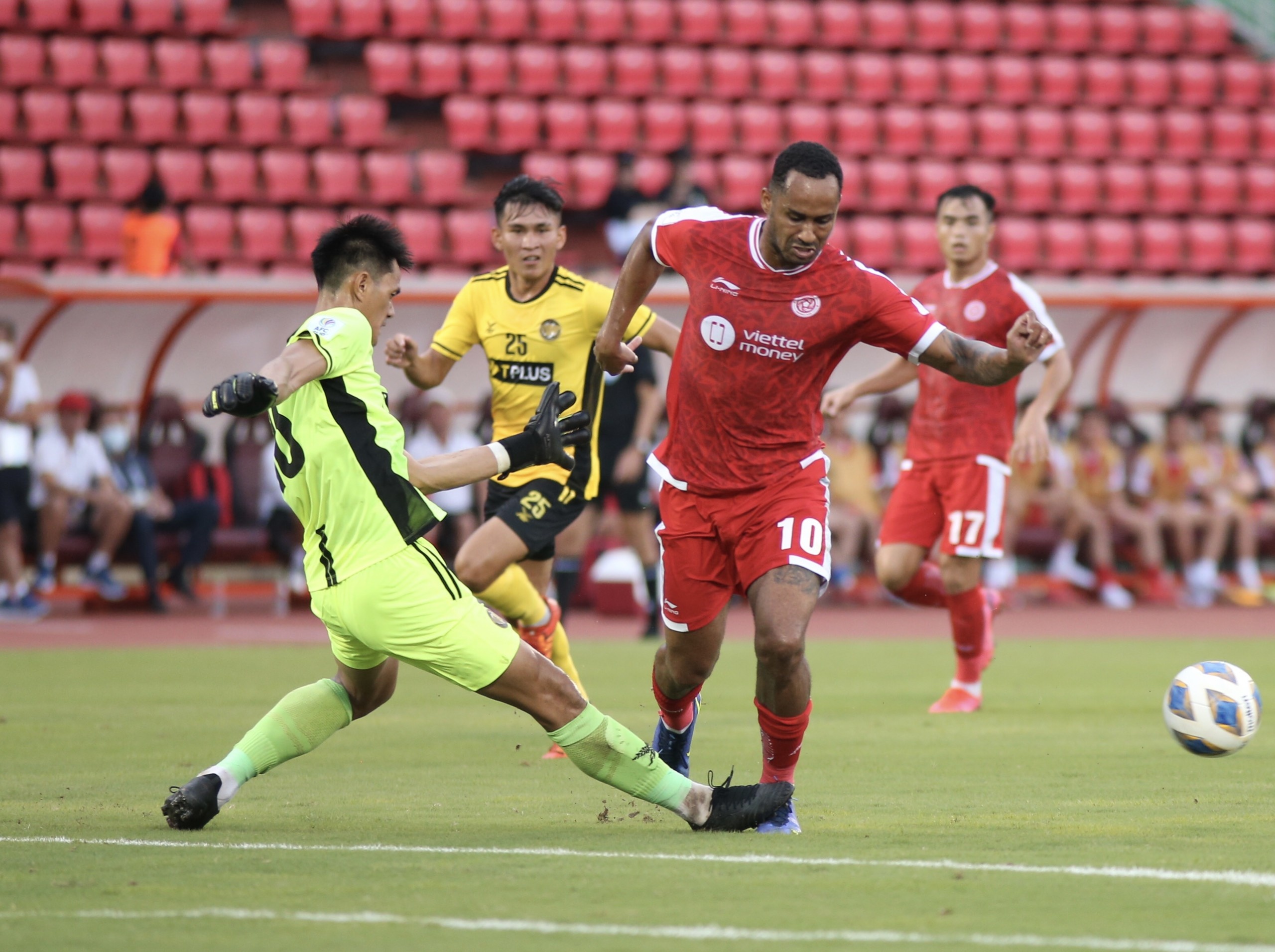 CLB Viettel vs Young Elephants anh 1