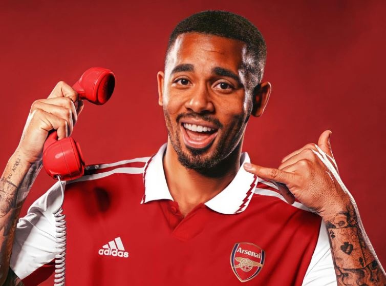 Doi hinh trong mo cua Arsenal mua toi voi hang cong toan Brazil hinh anh