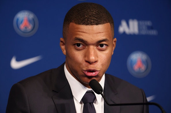 Mbappe chi trich chien thuat cua HLV Pochettino hinh anh