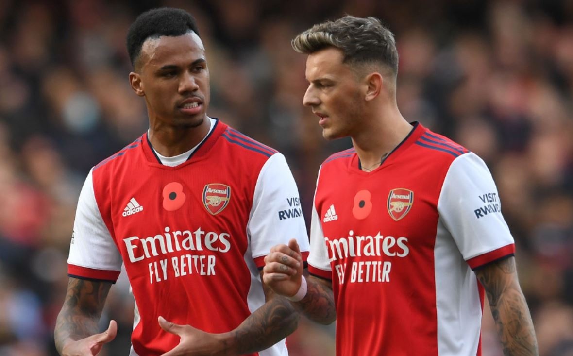 Doi hinh trong mo cua Arsenal mua toi voi hang cong toan Brazil anh 9