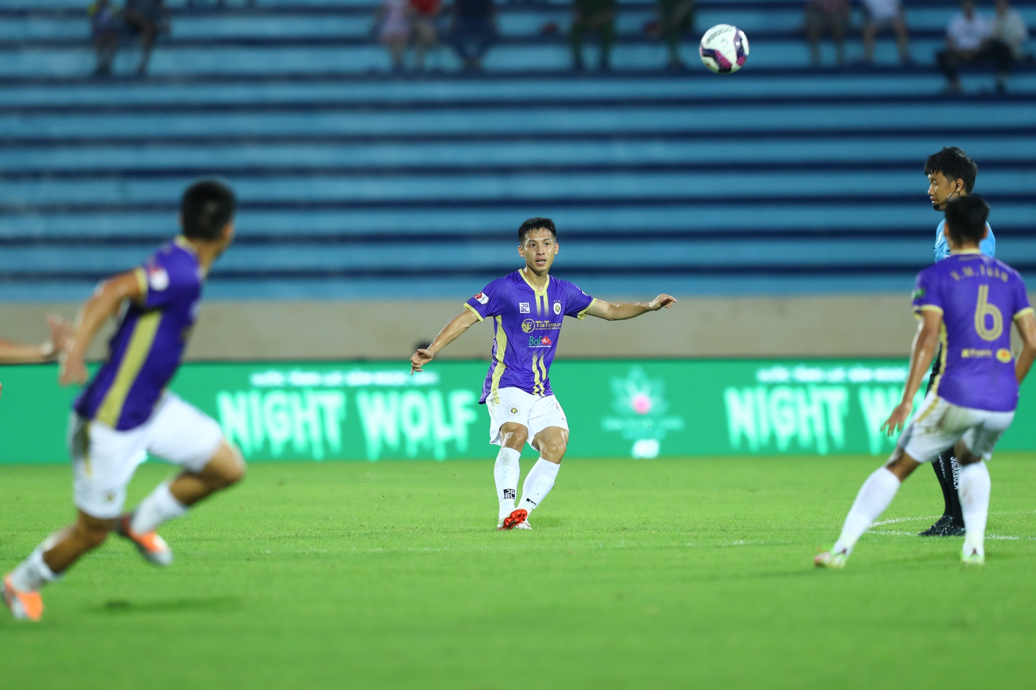 Van Quyet chat vat trong vai tro cau noi anh 4