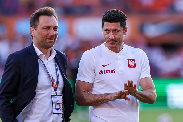 Co hoi cuoi de Lewandowski khoac ao Barcelona anh 1