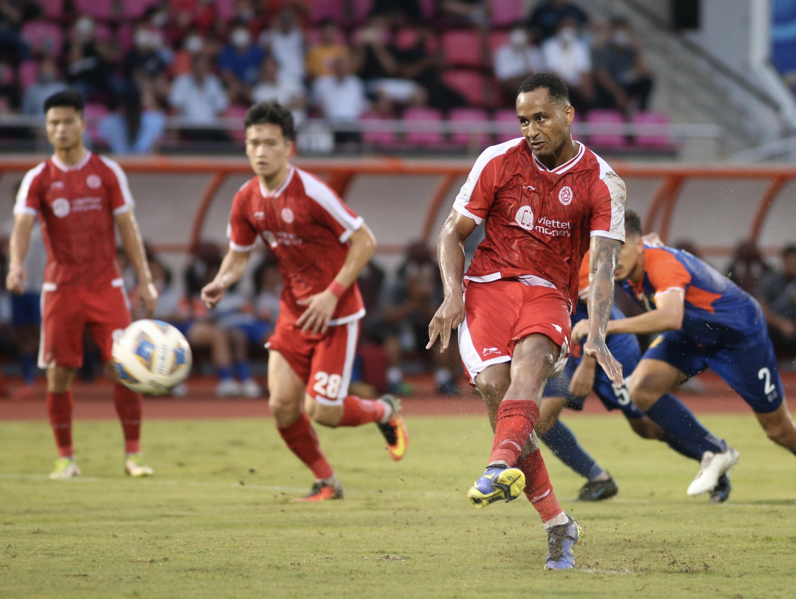 CLB Viettel vs Hougang Utd anh 2