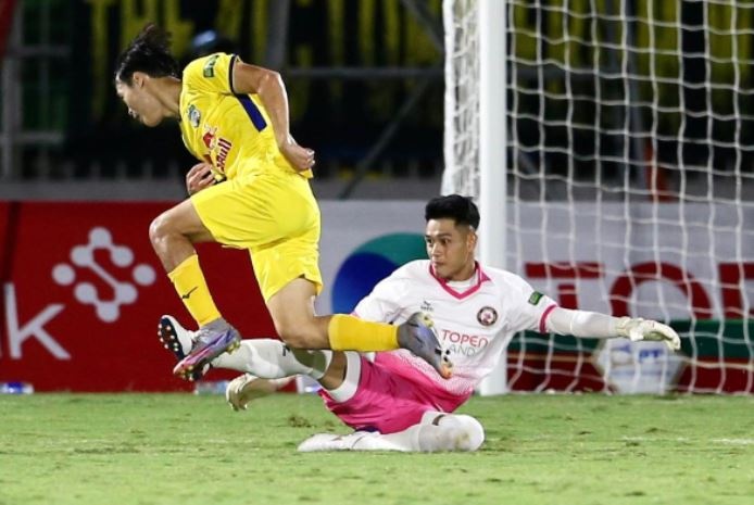 HAGL hoa Binh Dinh du duoc choi hon nguoi hinh anh