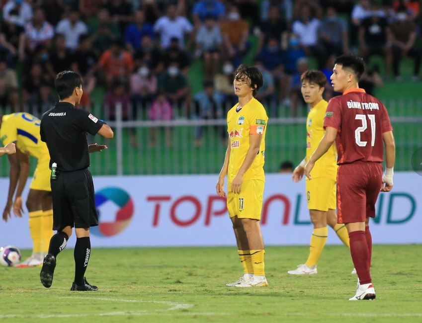 CLB Binh Dinh vs HAGL anh 1