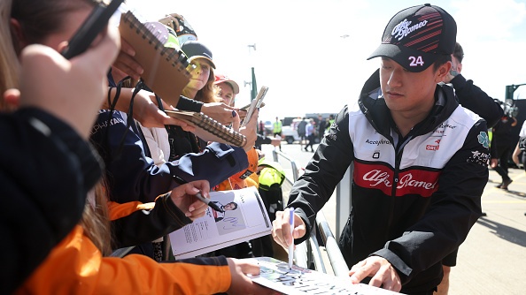 Tay dua Trung Quoc gap nan o giai dua F1 anh 7