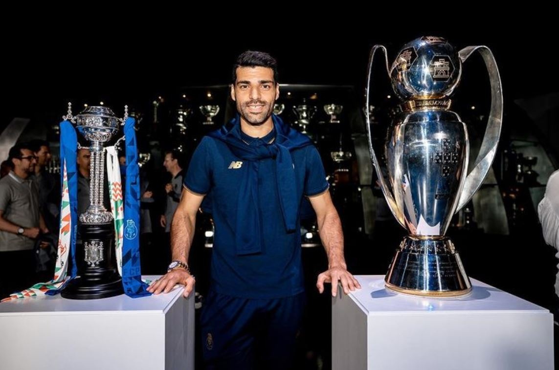 Dan sao chau A khuay dao bong da chau Au mua vua qua anh 3