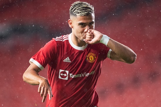 Man United chia tay cau thu thu 8 trong he 2022 hinh anh