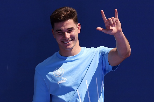 Haaland thach thuc Man United trong le ra mat Man City anh 3