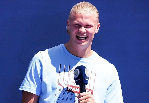 Haaland thach thuc Man United trong le ra mat Man City hinh anh