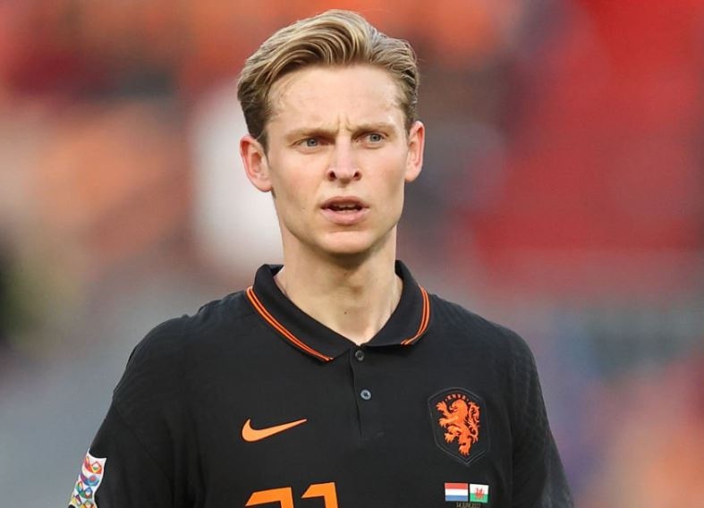 Hai lanh dao Man United den Barcelona chot vu De Jong hinh anh