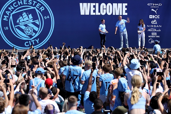 Haaland thach thuc Man United trong le ra mat Man City anh 4
