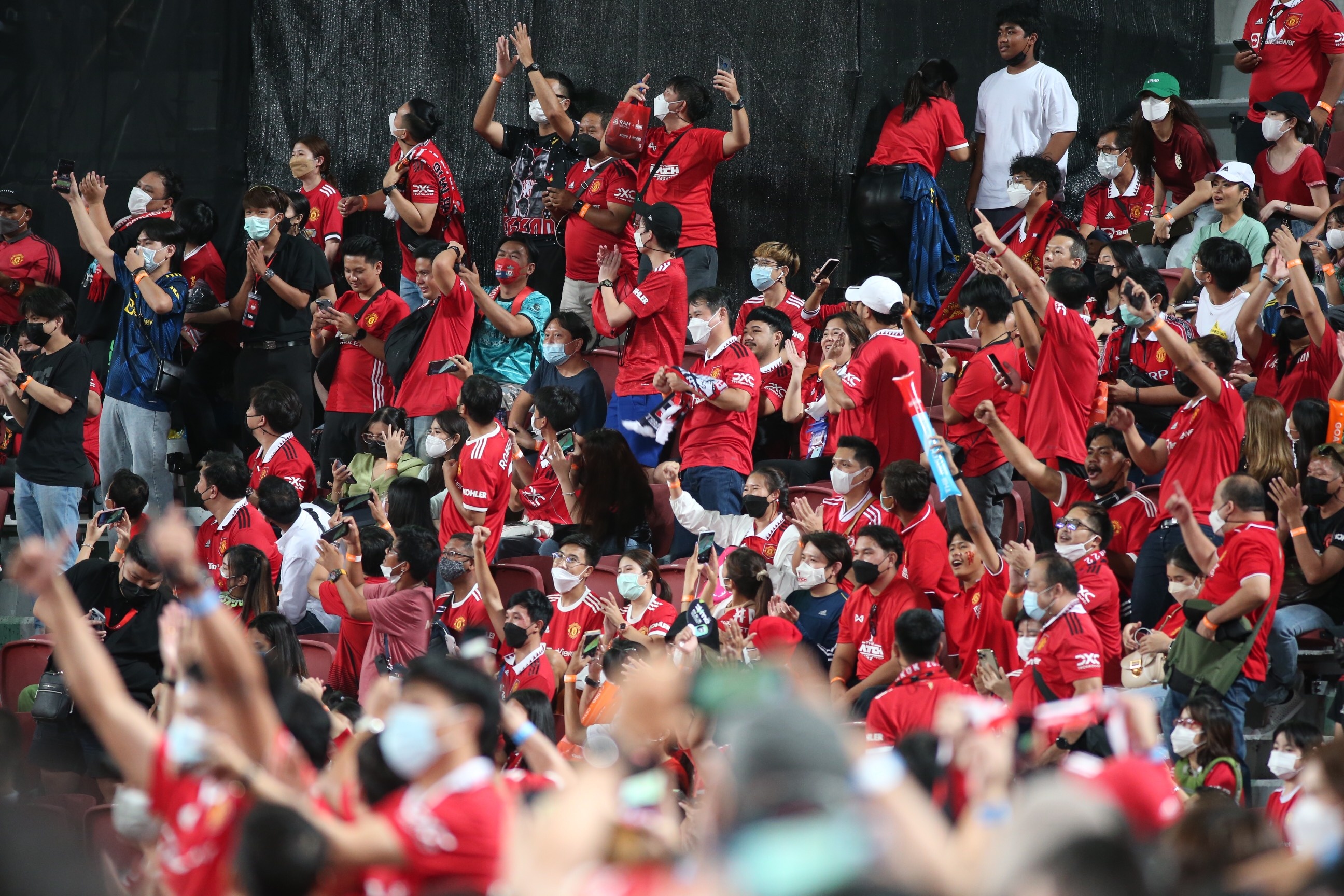 CDV Thai Lan vo oa truoc pha lop bong thanh ban cua Fred anh 3