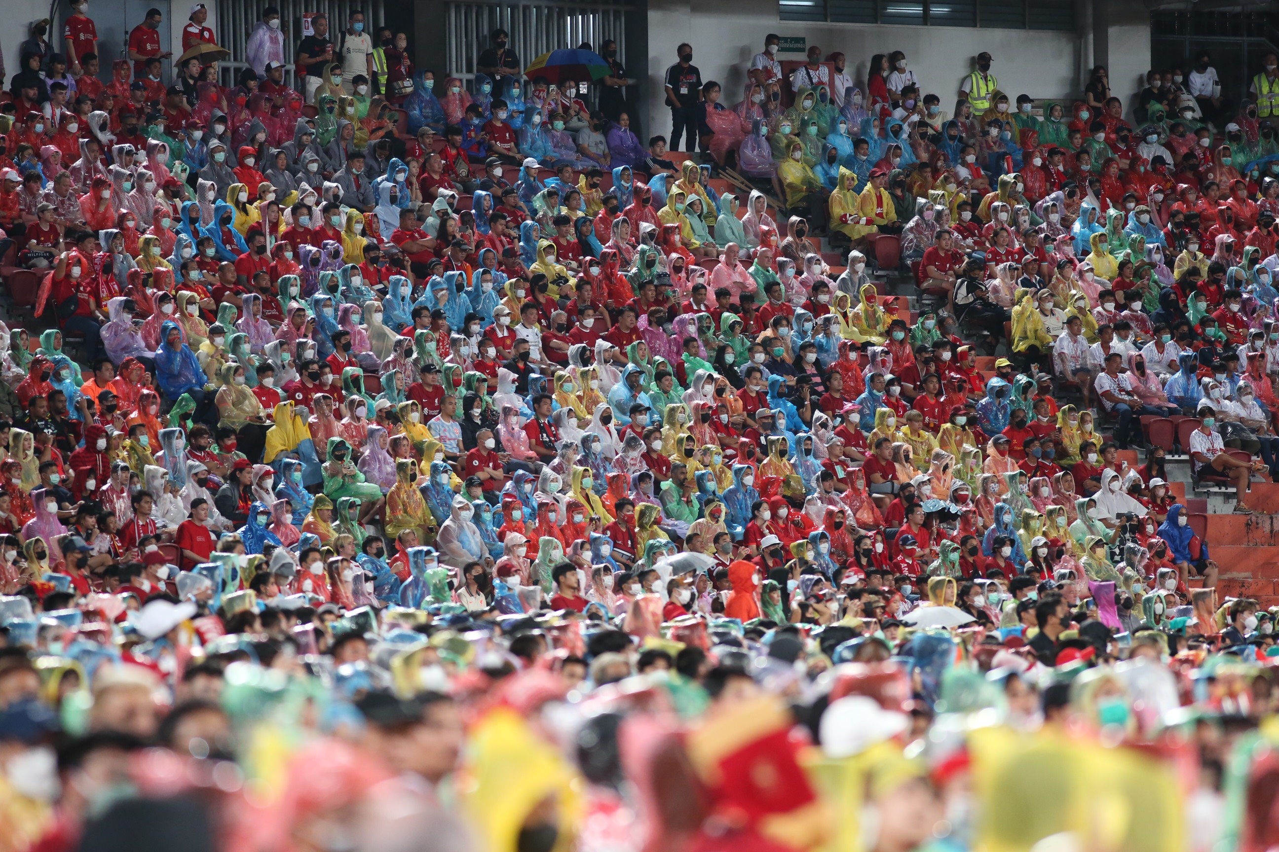 CDV Thai Lan vo oa truoc pha lop bong thanh ban cua Fred anh 8