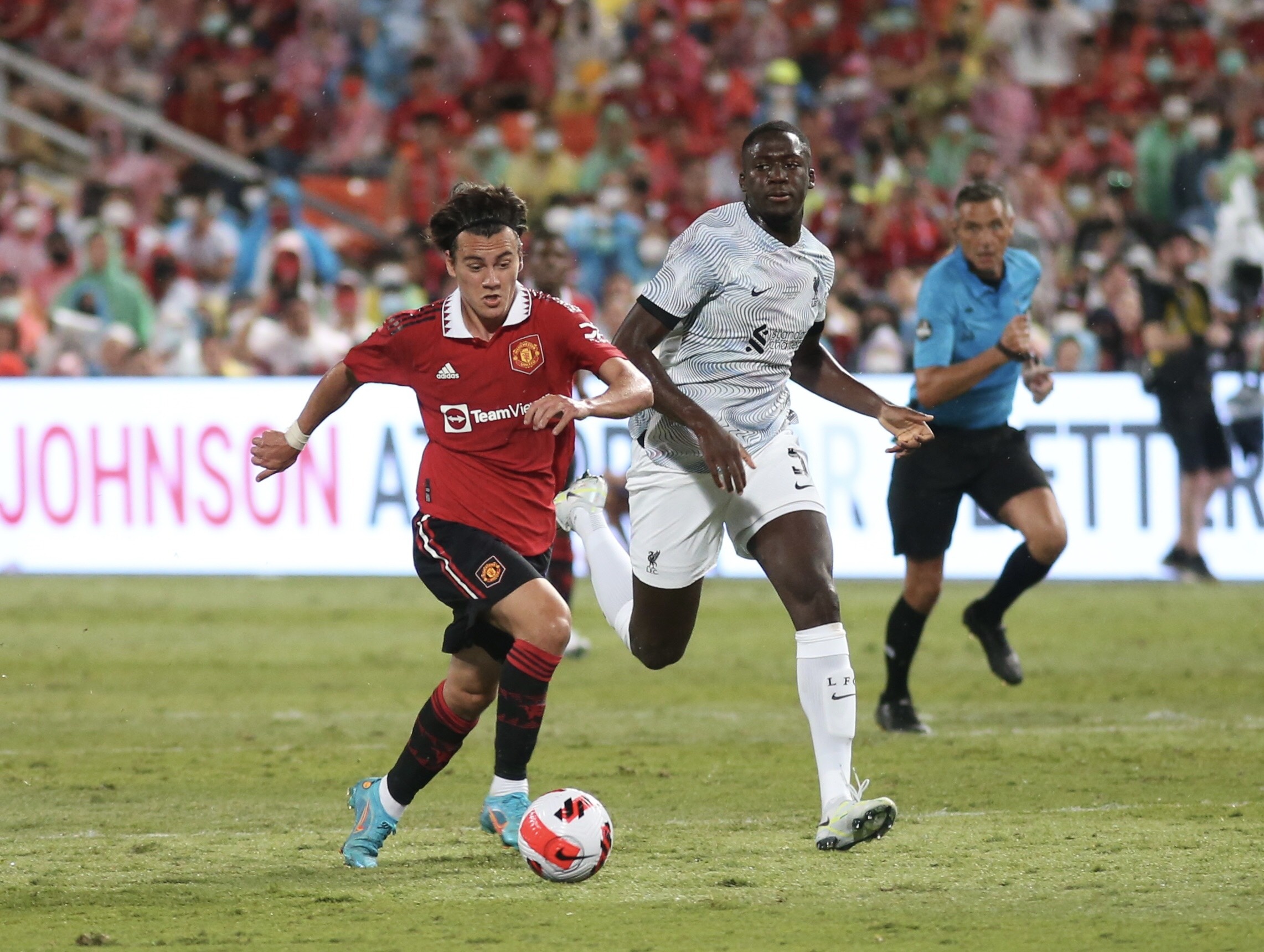 CDV Thai Lan vo oa truoc pha lop bong thanh ban cua Fred anh 9