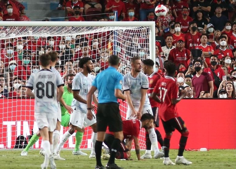 CDV Thai Lan vo oa truoc pha lop bong thanh ban cua Fred hinh anh