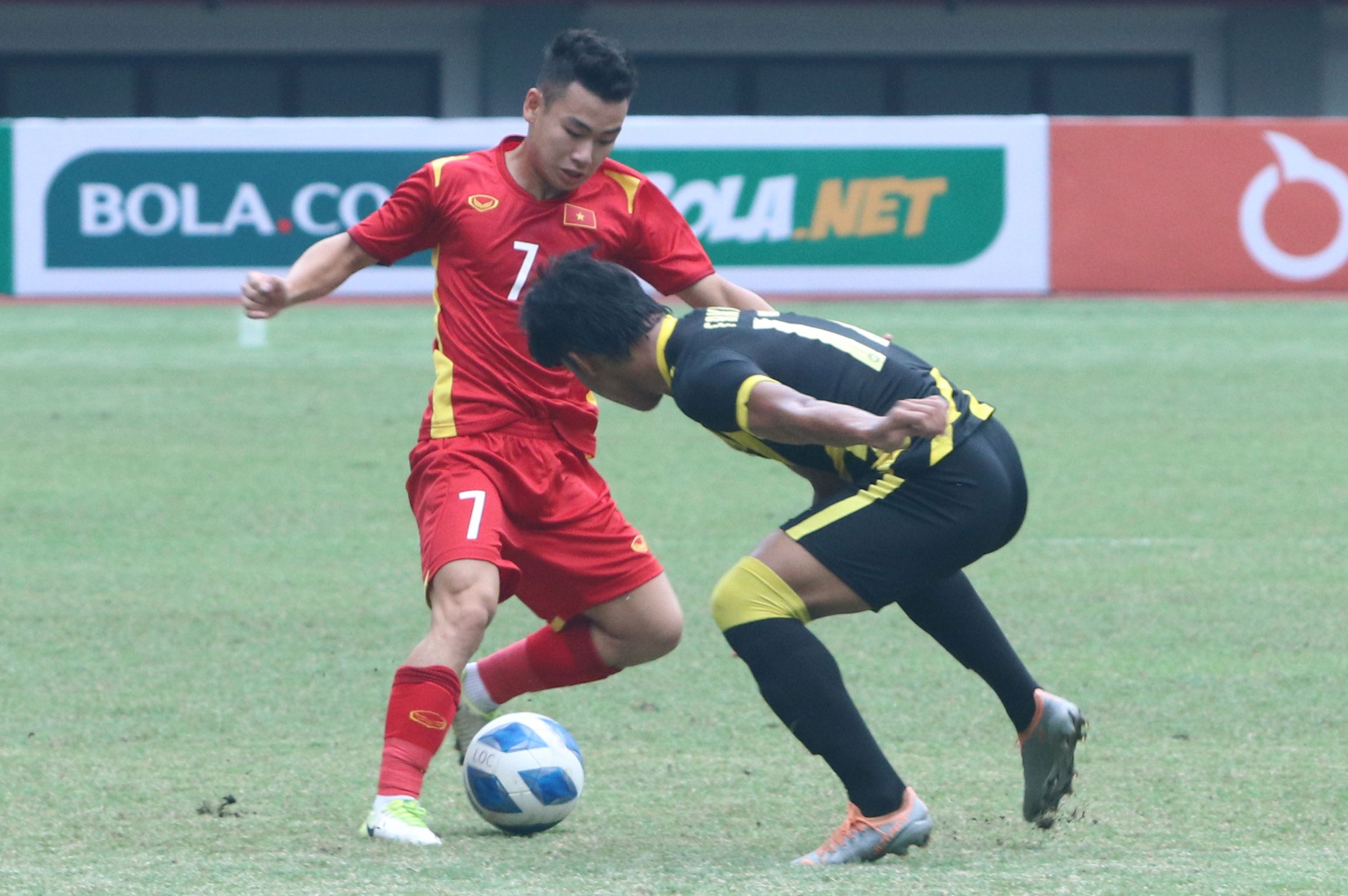 HLV U19 Viet Nam: 'Cau thu gap mot chut van de tam ly' hinh anh