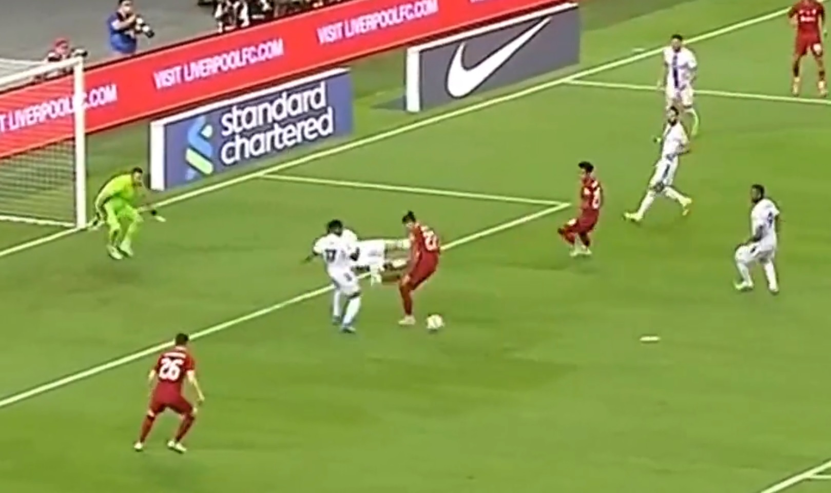 Tan binh dat ky luc cua Liverpool lai gay that vong anh 3