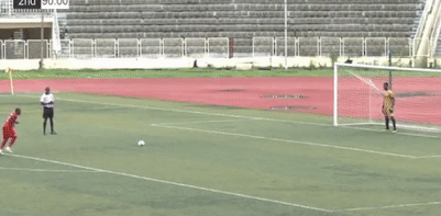 Loat luan luu ky la o chung ket giai Nigeria hinh anh