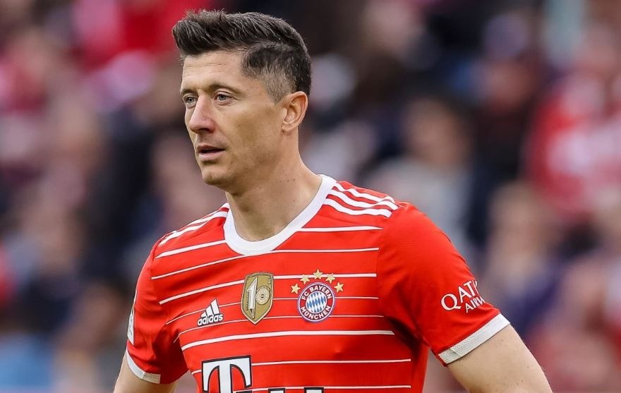 Lewandowski hy sinh thu nhap de den Barca hinh anh