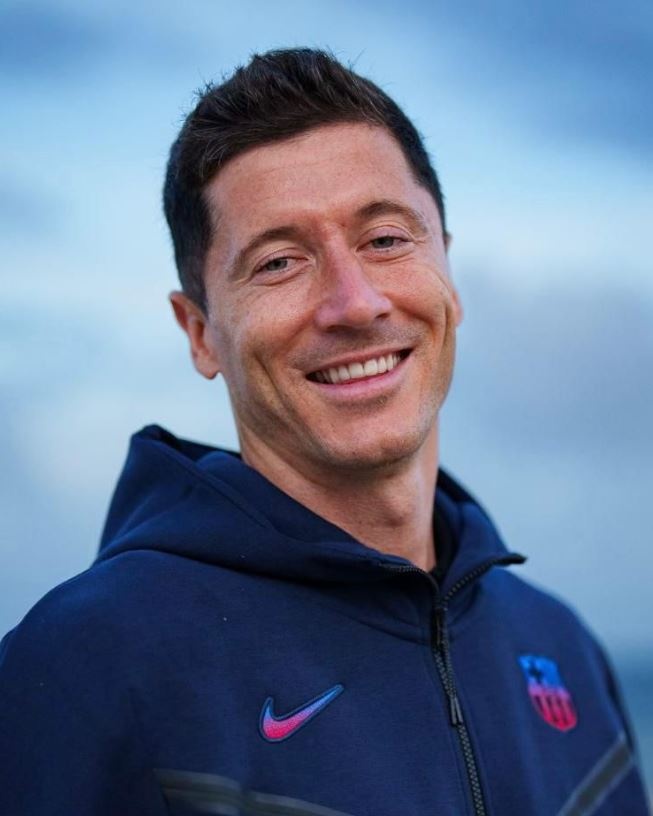 Lewandowski tao nen con sot anh 1