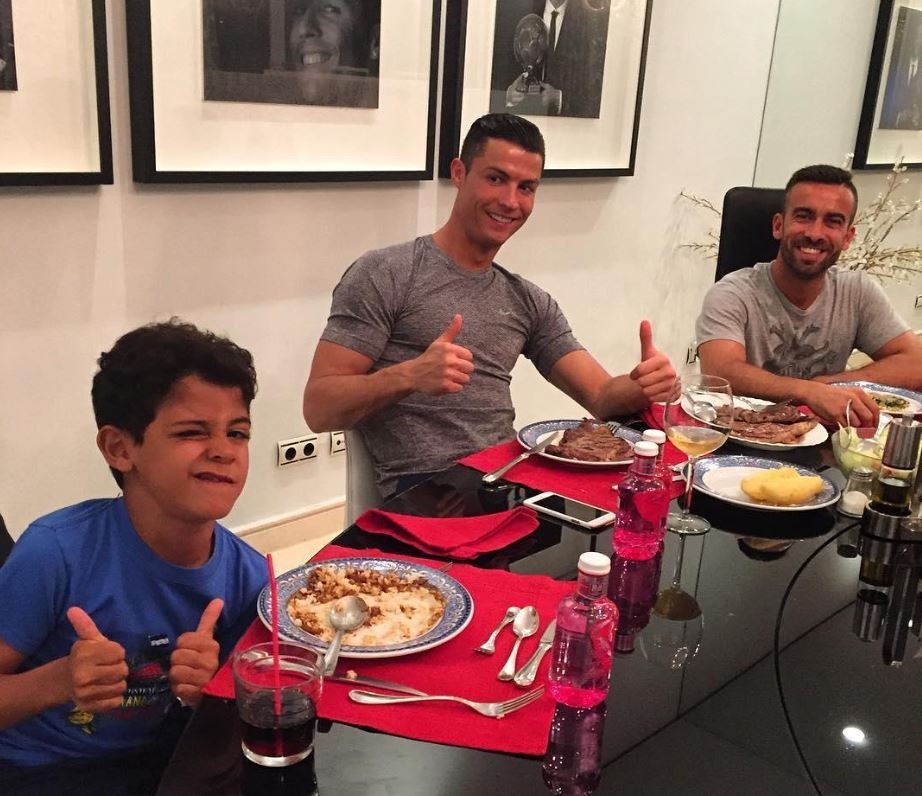 6 bua an cua Ronaldo gom mon gi?,  Dinh duong The thao anh 5