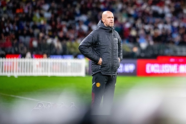 Man United thi dau tren san bun o Australia anh 7