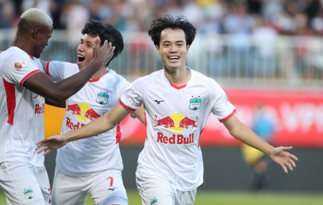 Van Toan toa sang giup HAGL thang tran thu 4 lien tiep hinh anh