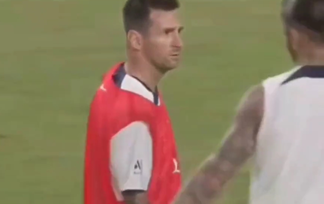 Messi noi cau voi Ramos tren san tap anh 1