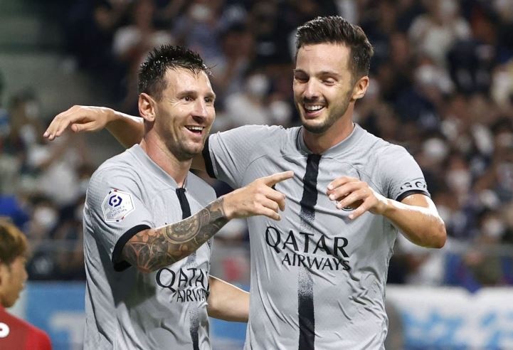 Messi toa sang trong tran thang 6-2 cua PSG hinh anh