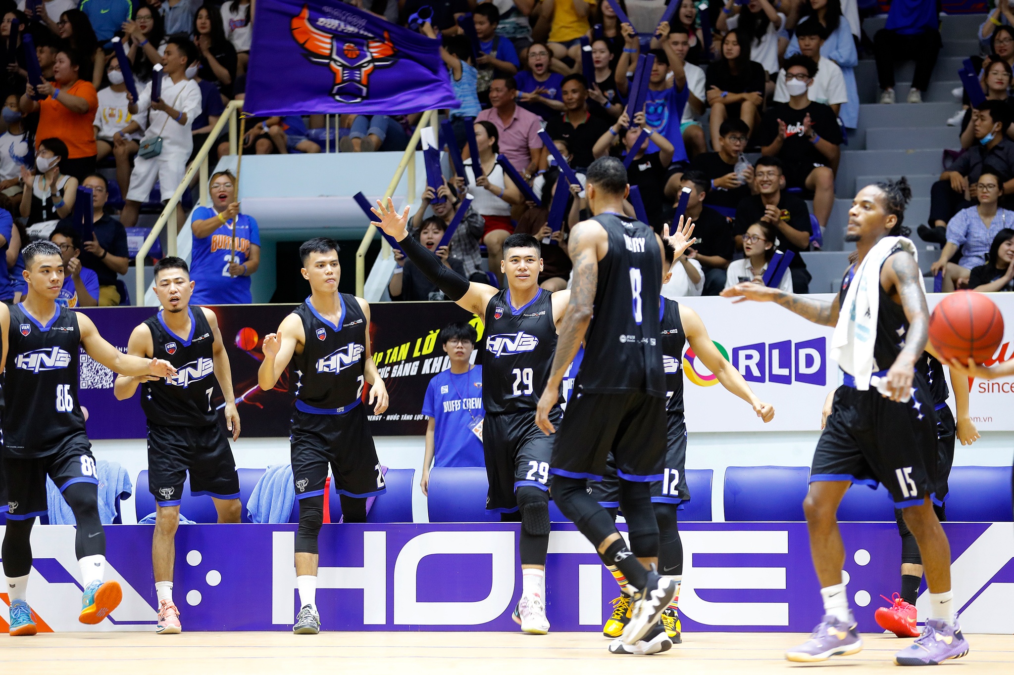 Hanoi Buffaloes gianh vi tri thu ba tu Nha Trang Dolphins anh 8