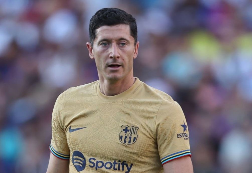 Lewandowski lu mo truoc Dembele hinh anh