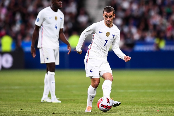 Man United tu choi doi Griezman lay Ronaldo anh 1