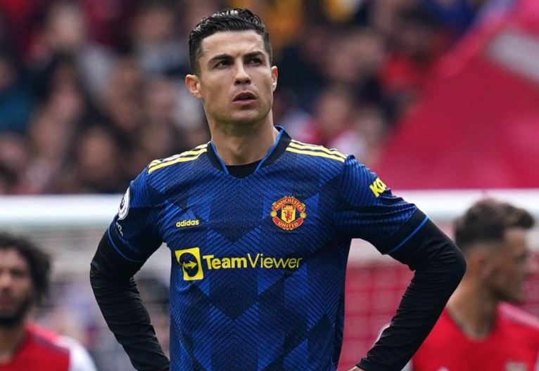Ronaldo yeu cau Man United giai phong hop dong hinh anh