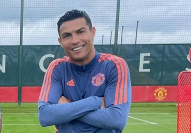 Nu cuoi cua Ronaldo khi gap lai dong doi hinh anh