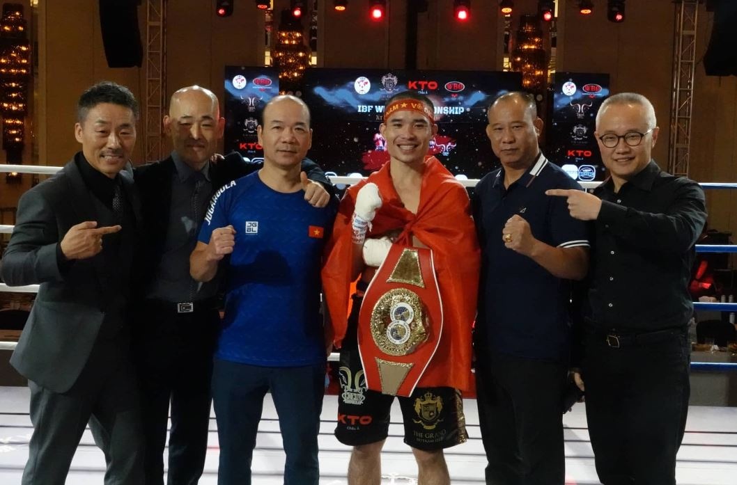 Dinh Hong Quan bao ve thanh cong dai vo dich boxing chau A hinh anh