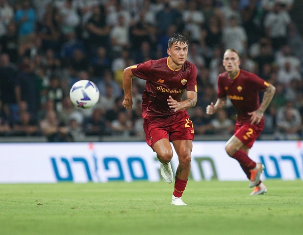 Doi hinh dang so cua Mourinho mua toi anh 3