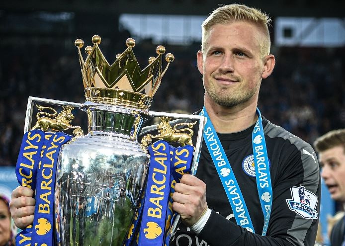 Schmeichel roi Leicester sau 11 nam gan bo hinh anh