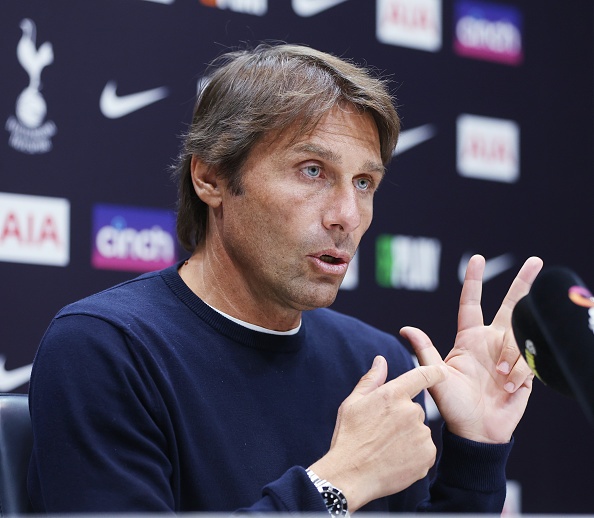 HLV Conte mia mai Man United anh 1