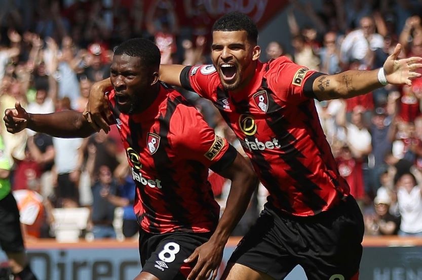 Tan binh Premier League gay bat ngo trong ngay khai man hinh anh