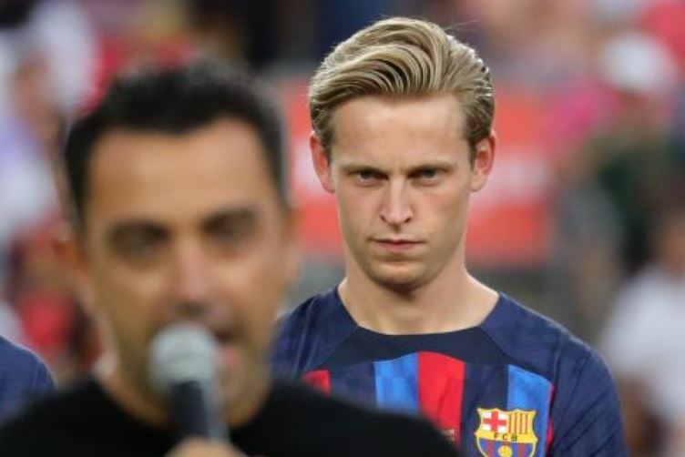 CDV Barca tro mat voi De Jong hinh anh