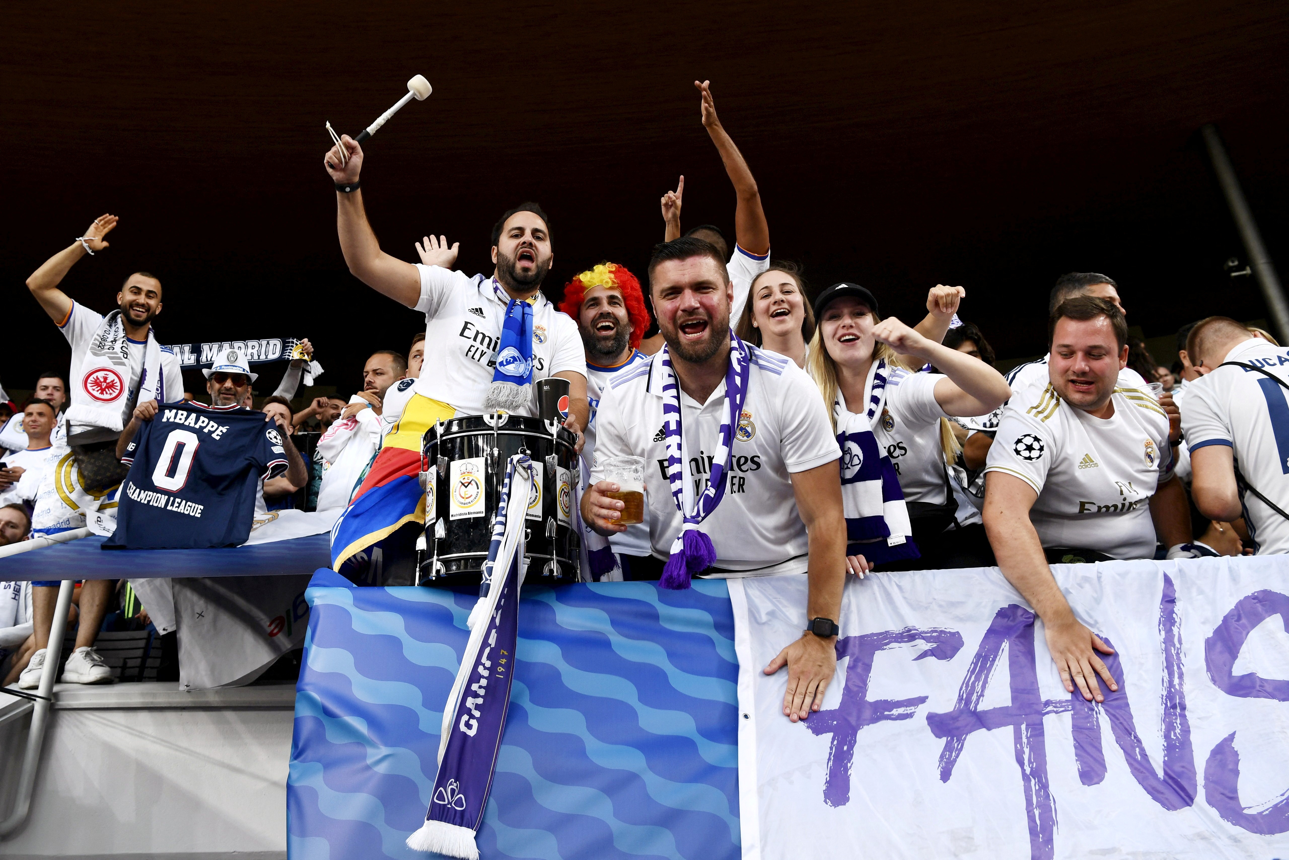 Barca bi che nhao o Sieu cup Chau Au anh 1