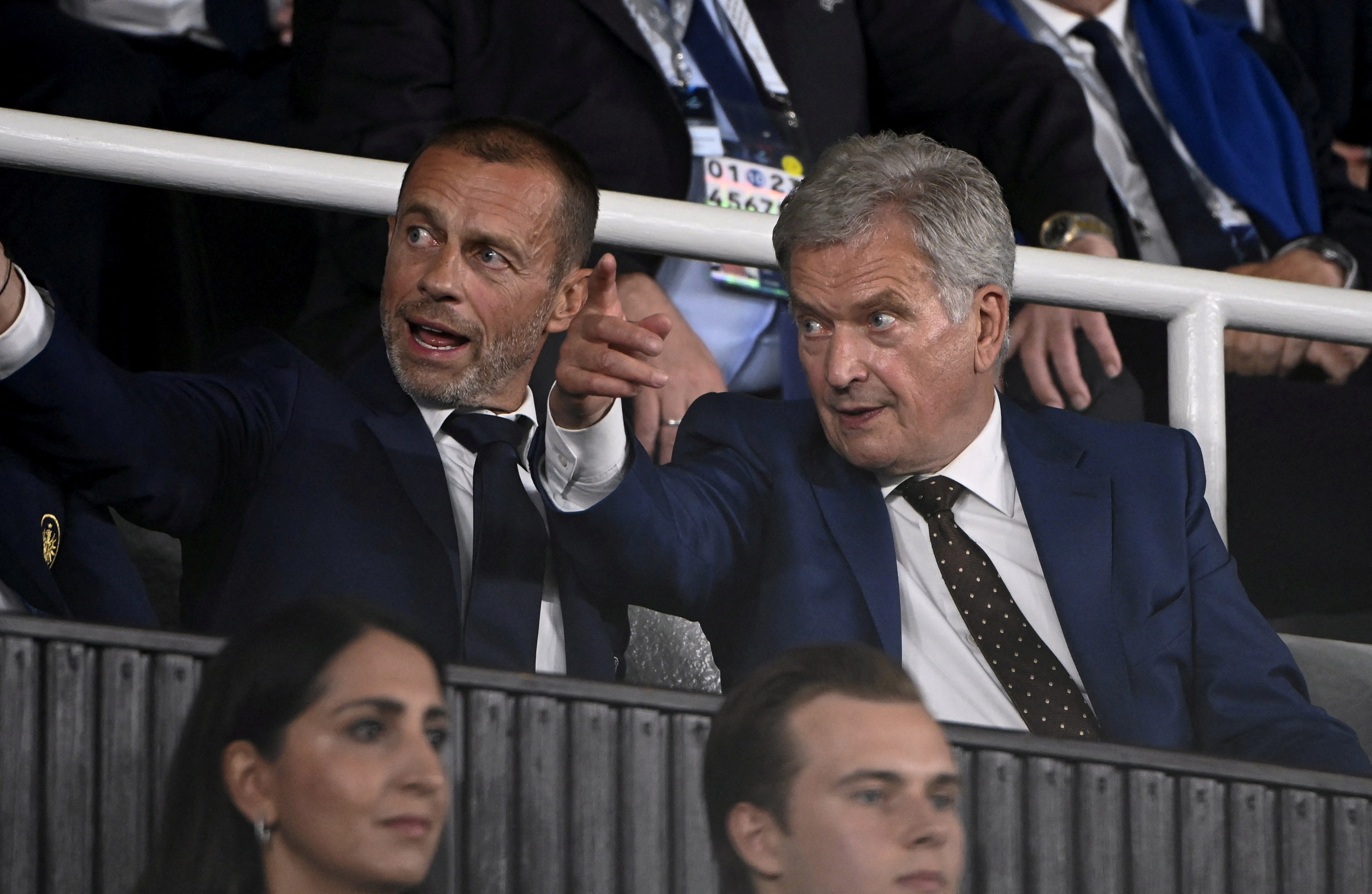 Barca bi che nhao o Sieu cup Chau Au anh 4