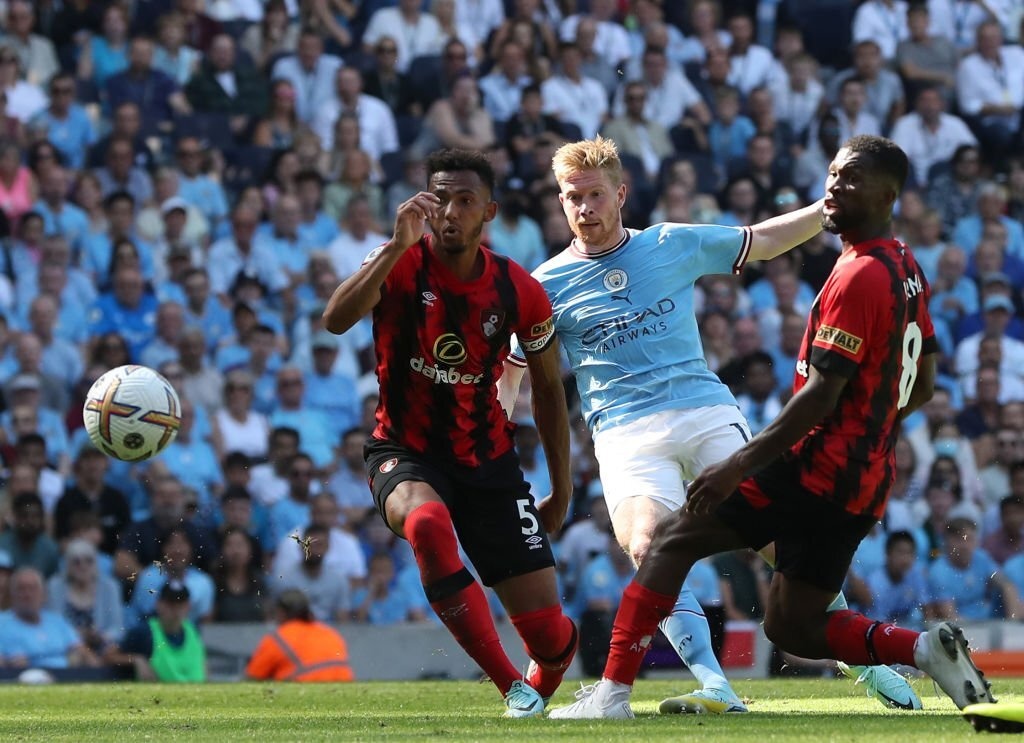 Haaland ghi dau trong tran thang 3-0 cua Man City anh 4