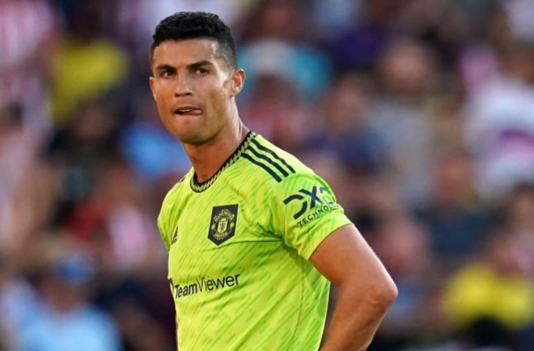 Gary Neville: 'Man United choi nhu doi U9' hinh anh