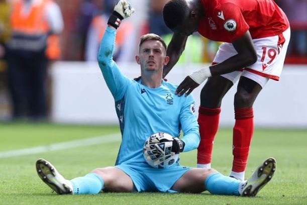 Dean Henderson toa sang sau khi roi Man United hinh anh