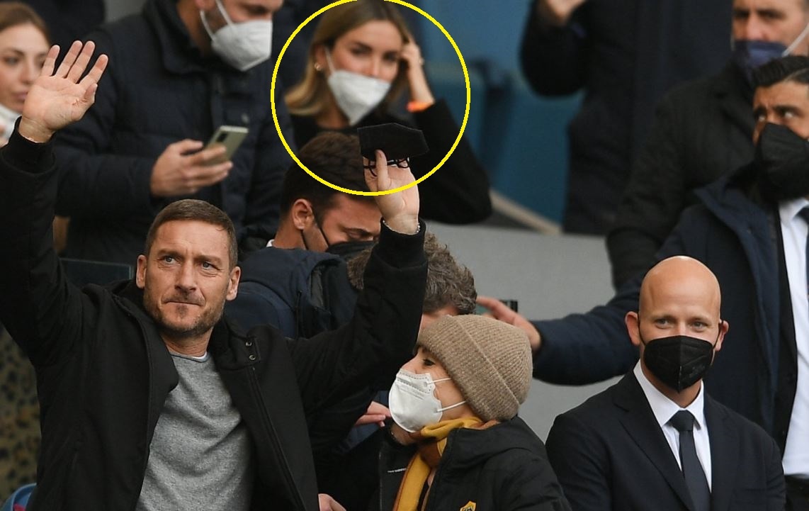 Ban gai moi cua Totti anh 4