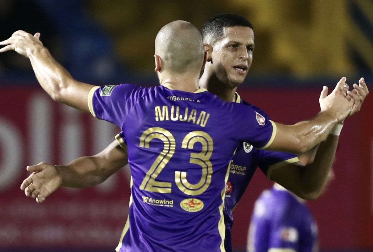 CLB Ha Noi thang tran thu 7 lien tiep hinh anh