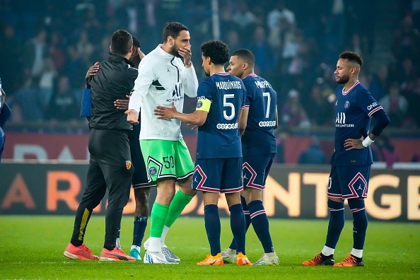 8 be boi tai PSG anh 6