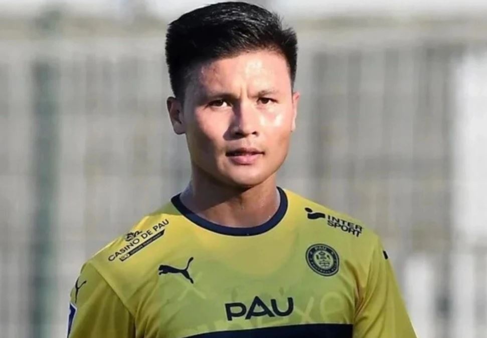 Quang Hai nhat nhoa trong tran thua 0-3 cua Pau hinh anh